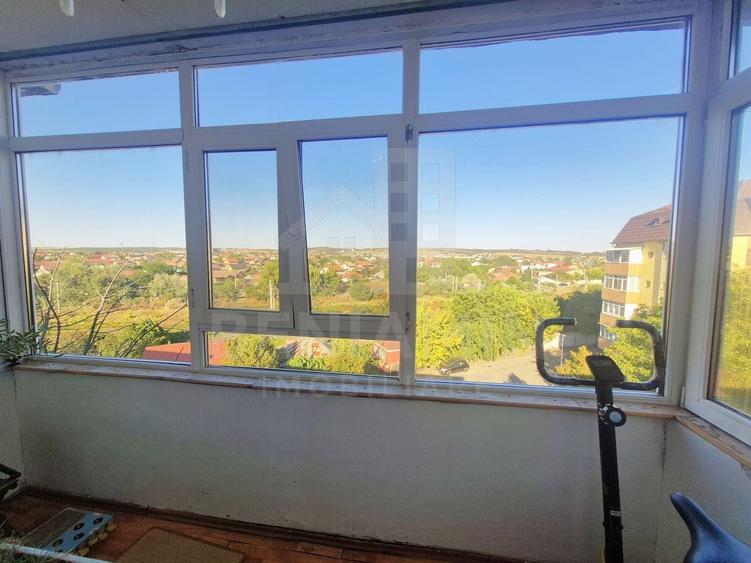 Apartament cu 3 camere semidecomandat în Lăpuș
