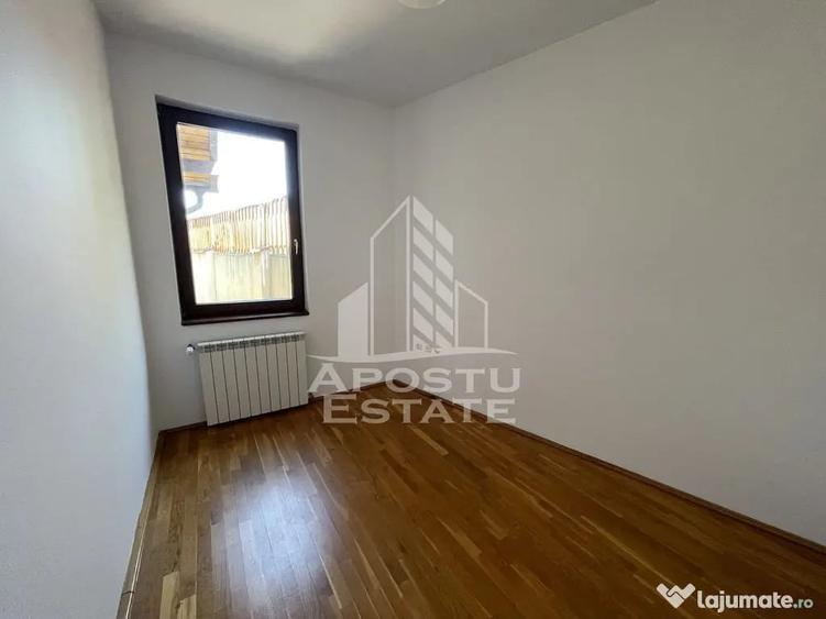 Casă cu 5 camere cu Teren 400 Mp în Lipovei