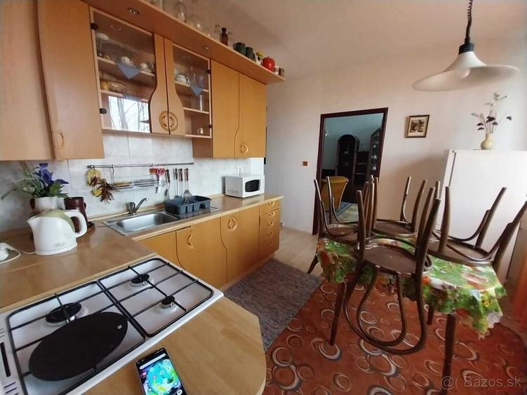 Casă cu 3 camere cu Teren 390 Mp în Exterior Vest