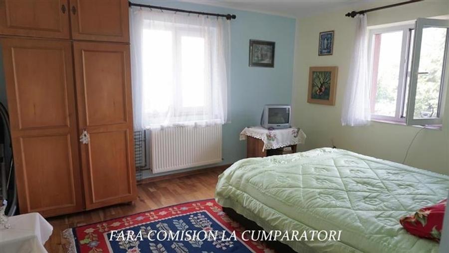 Apartament cu 3 camere decomandat în Sud