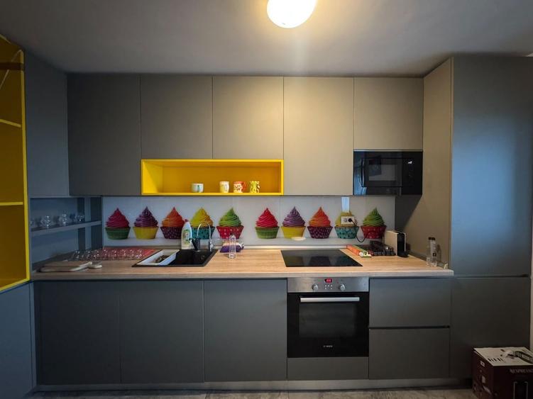 Apartament cu 3 camere decomandat în Jiului