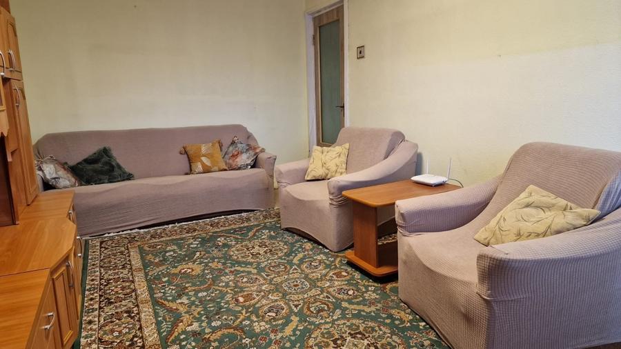 Apartament cu 3 camere decomandat în Rahova
