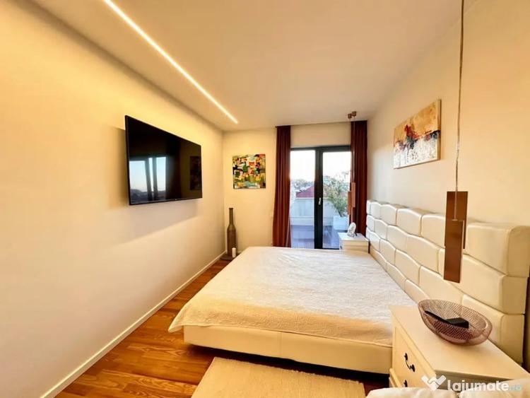Apartament cu 7 camere semidecomandat în Bună Ziua