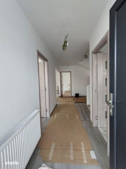 Casă cu 5 camere cu Teren 350 Mp în Cornetu