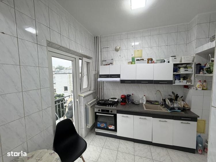 Apartament cu 3 camere semidecomandat în Gara de Nord