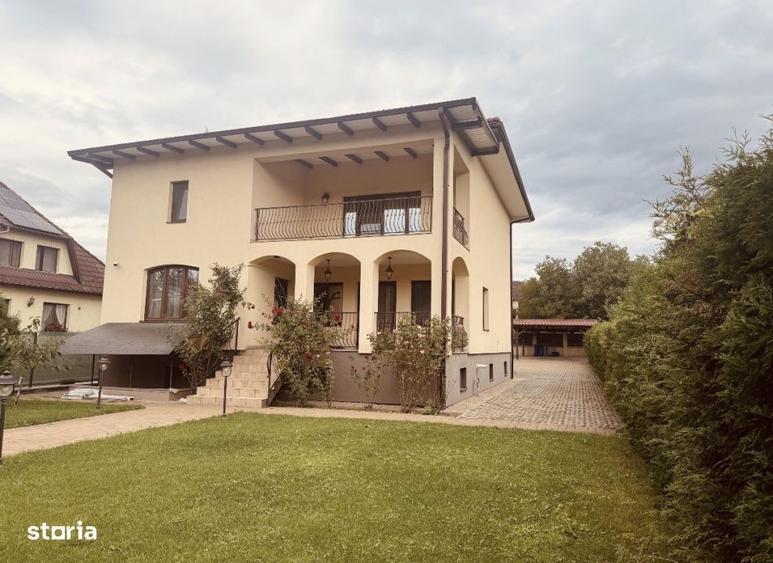 Casă cu 4 camere în Central