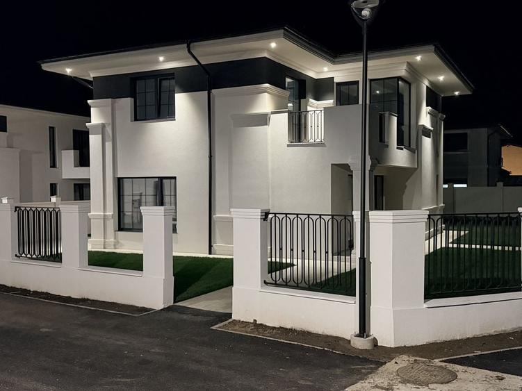 Casă cu 4 camere în Balciu