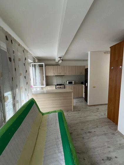 Garsonieră decomandată în Central