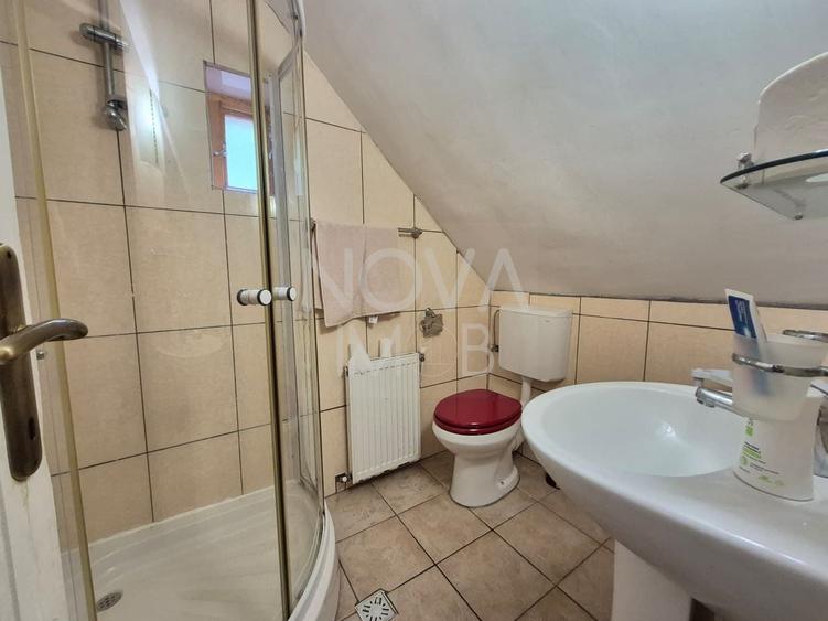 Casă individuală cu 5 camere cu Canalizare în Cârțișoara