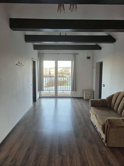Apartament cu 3 camere decomandat în Grigorescu