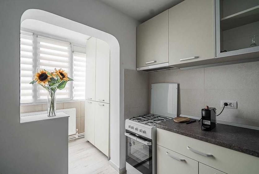 Apartament cu 3 camere semidecomandat în Iancului