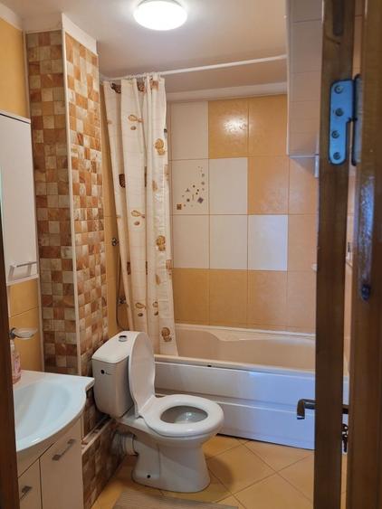 Pf. Inchiriez apartament. 3 camere mobilat complet langa Mall pret 500 - 7