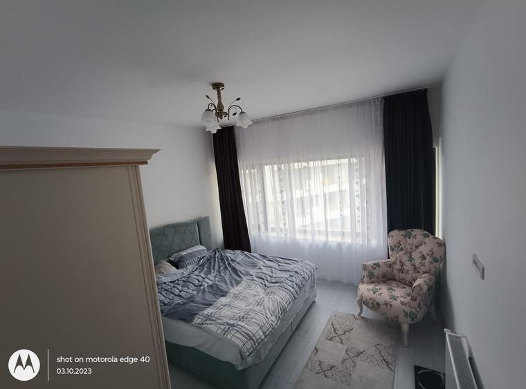 Apartament cu 3 camere decomandat, mobilat în Faleza Nord