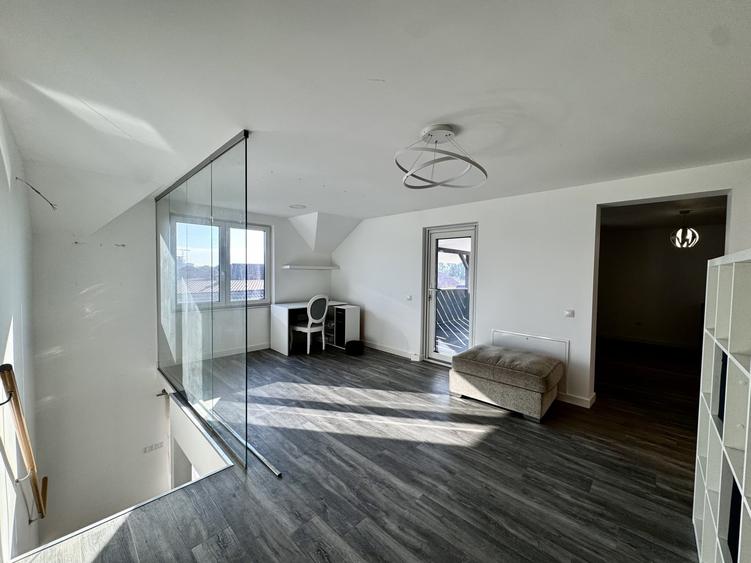 Casă individuală cu 6 camere cu Canalizare în Dâmbul Rotund