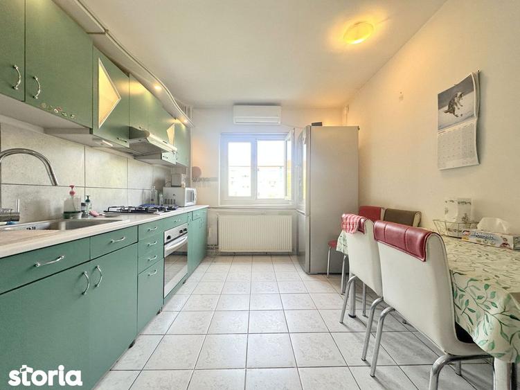 Apartament cu 3 camere de vanzare - Zona Soarelui - 5