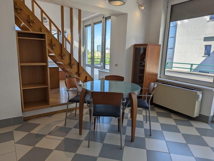 Penthouse cu 3 camere decomandat, mobilat în Domenii