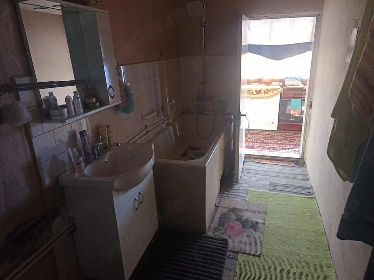 Casă cu Teren 1072 Mp în Pietriș