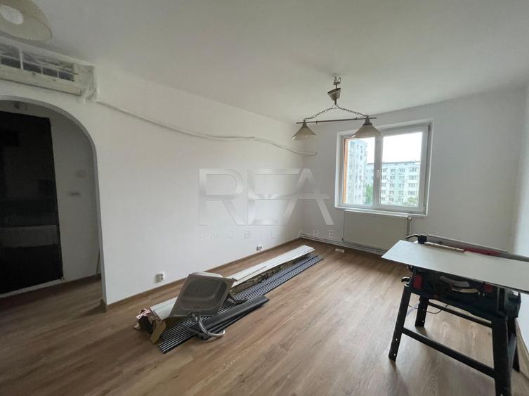 Apartament cu 3 camere decomandat, mobilat în Mărgeanului — fotografia 2