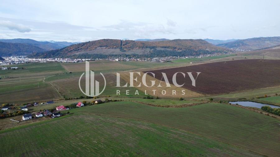Teren agricol intravilan de 10000 mp, în Gârcina