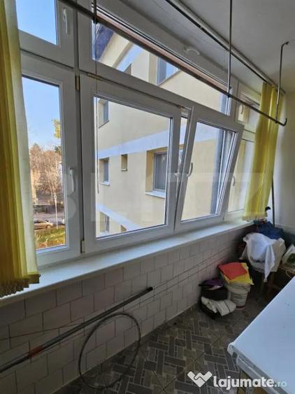 Apartament cu 4 camere decomandat în Central