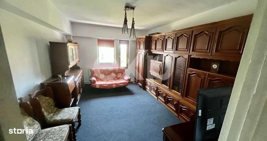 Apartament cu 3 camere decomandat în Capitol