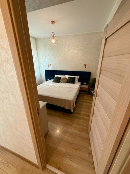 Apartament cu 4 camere decomandat, mobilat în Central