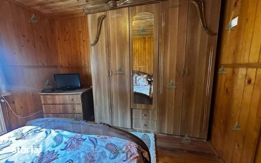 Casă cu 4 camere cu Teren 1450 Mp în Stănești