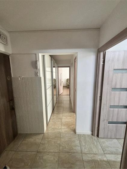 Apartament cu 2 camere decomandat în Titan
