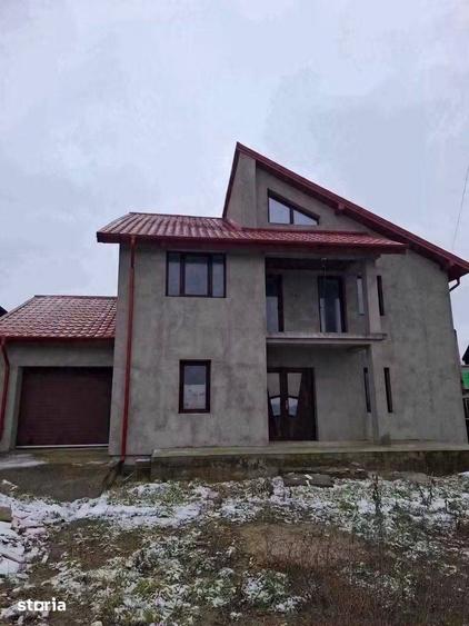 Casă cu 6 camere cu Teren 517 Mp în Central