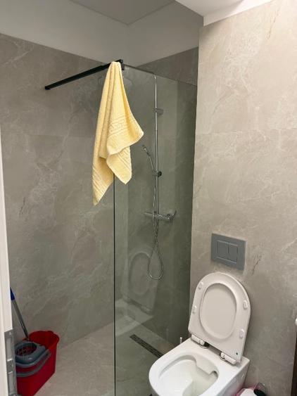 Apartament cu 3 camere decomandat, mobilat în Haliu