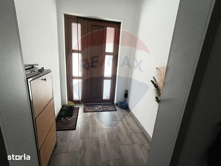 Casă cu 5 camere cu Teren 343 Mp în Central