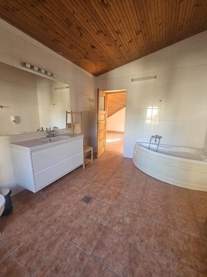 Casă individuală cu 5 camere cu Canalizare în Herăstrău
