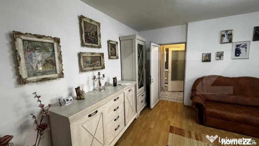 Apartament cu 2 camere semidecomandat în Cetate