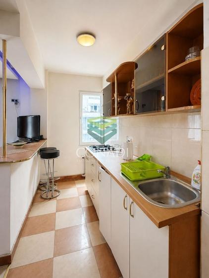 Apartament cu 3 camere semidecomandat în Cișmigiu