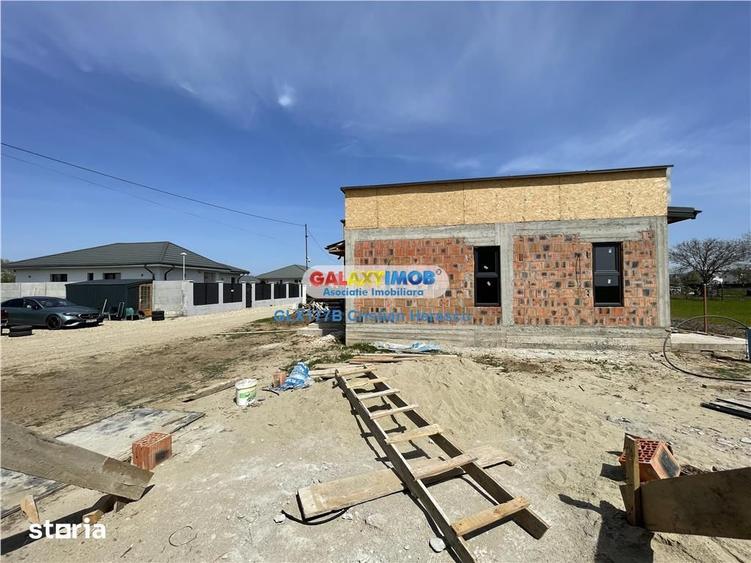 Casă cu 3 camere cu Teren 400 Mp în Crevedia