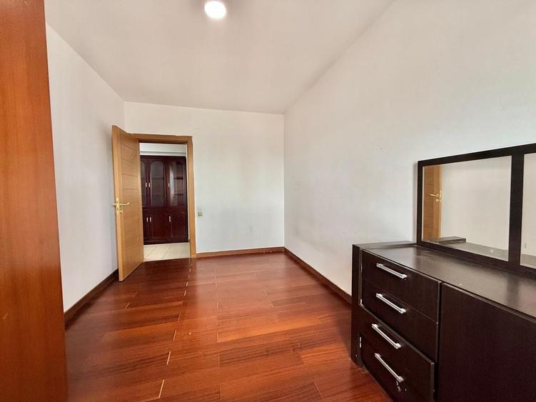 Apartament cu 3 camere decomandat în Ștefăneștii de Jos