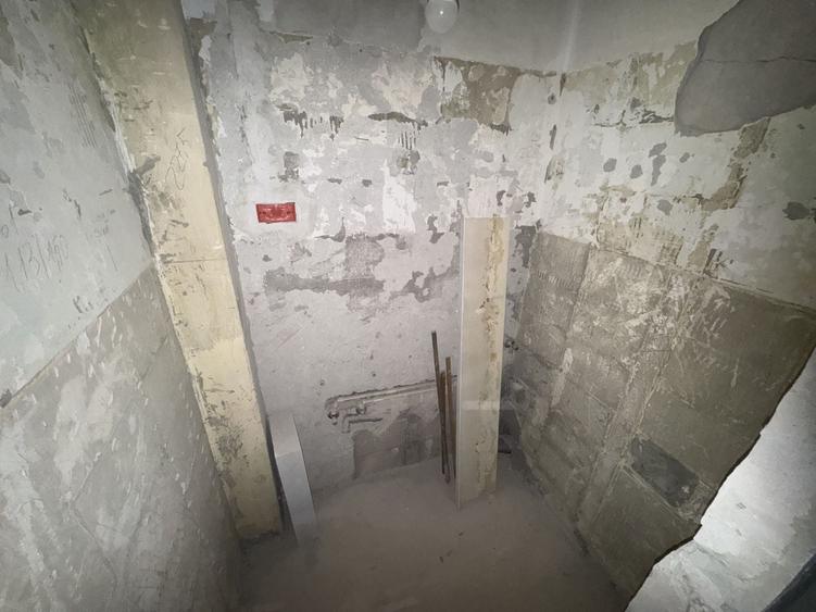 Apartament cu 3 camere decomandat în CET