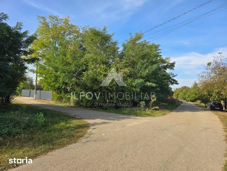 Teren de 3100 mp, în Nuci