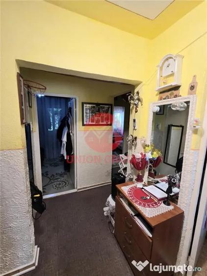 Apartament cu 3 camere decomandat în Est