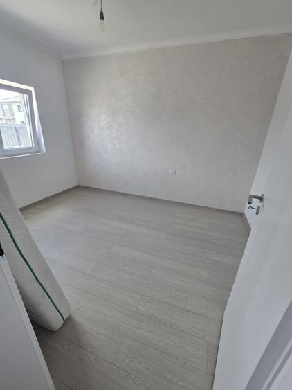 Duplex cu 3 camere cu Canalizare în Moșnița Nouă