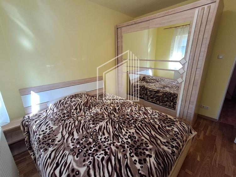 Apartament cu 3 camere semidecomandat, mobilat în Micro 16