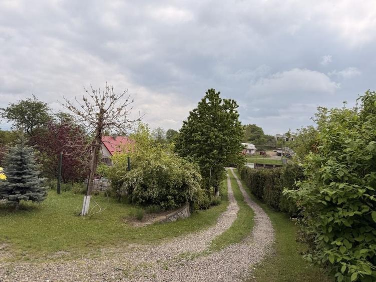 Casă cu 4 camere în Deleni
