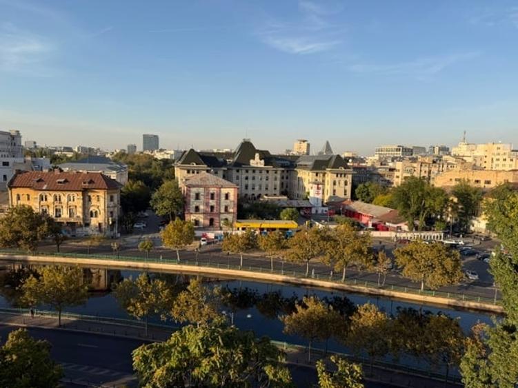 Apartament cu 2 camere decomandat în P-ța Unirii