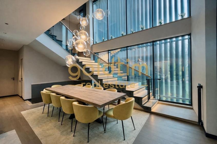 Casă individuală cu 8 camere decomandat cu Piscina în Pipera