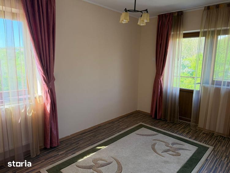Casă cu 7 camere cu Teren 1000 Mp în Miroslava