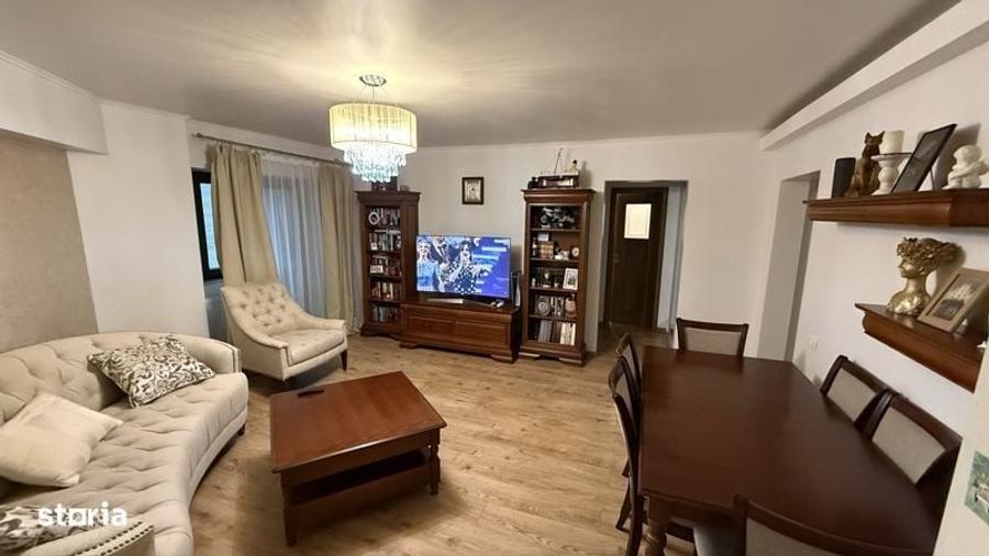 Apartament cu 3 camere decomandat, mobilat în Balada