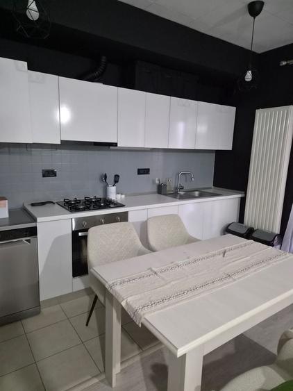 Apartament cu 2 camere decomandat, mobilat în Aradului