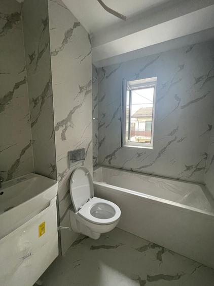 Casă individuală cu 4 camere cu Canalizare în Central