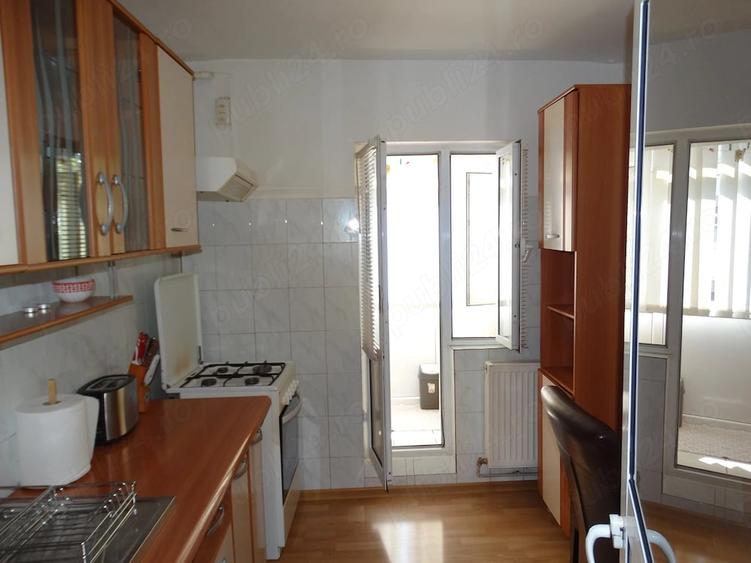 Apartament cu 2 camere decomandat în Micro 8