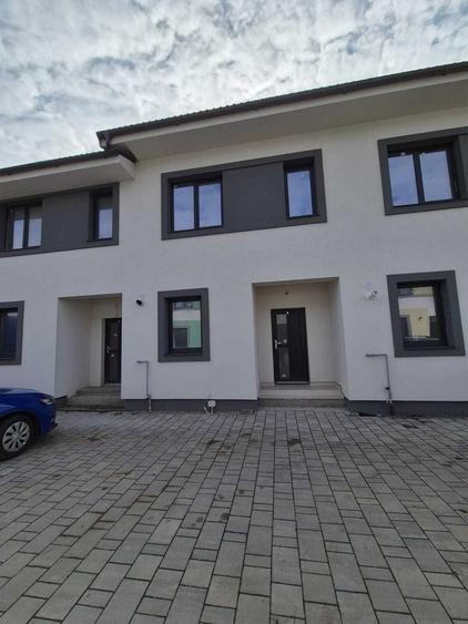 Casă cu 3 camere în Moșnița Nouă